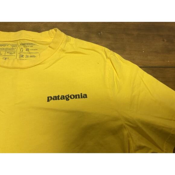 Patagonia Mens Yellow Logo Responsibili Tee Size Large - Picture 2 of 7